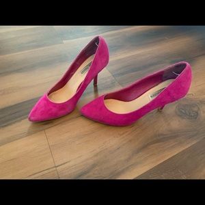 Steve Madden Suede Magenta Kitten Heel Pump